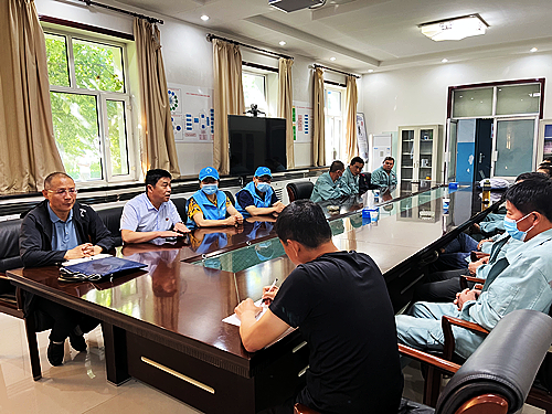 圖為師公共法律服務中心工作人員走訪轄區(qū)企業(yè)召開座談會.jpg
