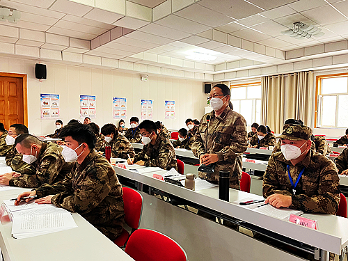 圖為參訓(xùn)學(xué)員正在分享二十大學(xué)習(xí)體會2.jpg