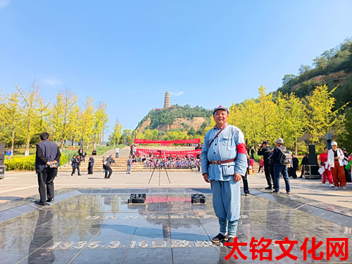 2024年9月24日  陜西省延安市寶塔區(qū)南麓的龍灣山 南市辦事處新民村寶塔山下廣場_副本.jpg